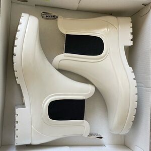 Michael Michael Kors Tillie Rain Booties NIB Size 8